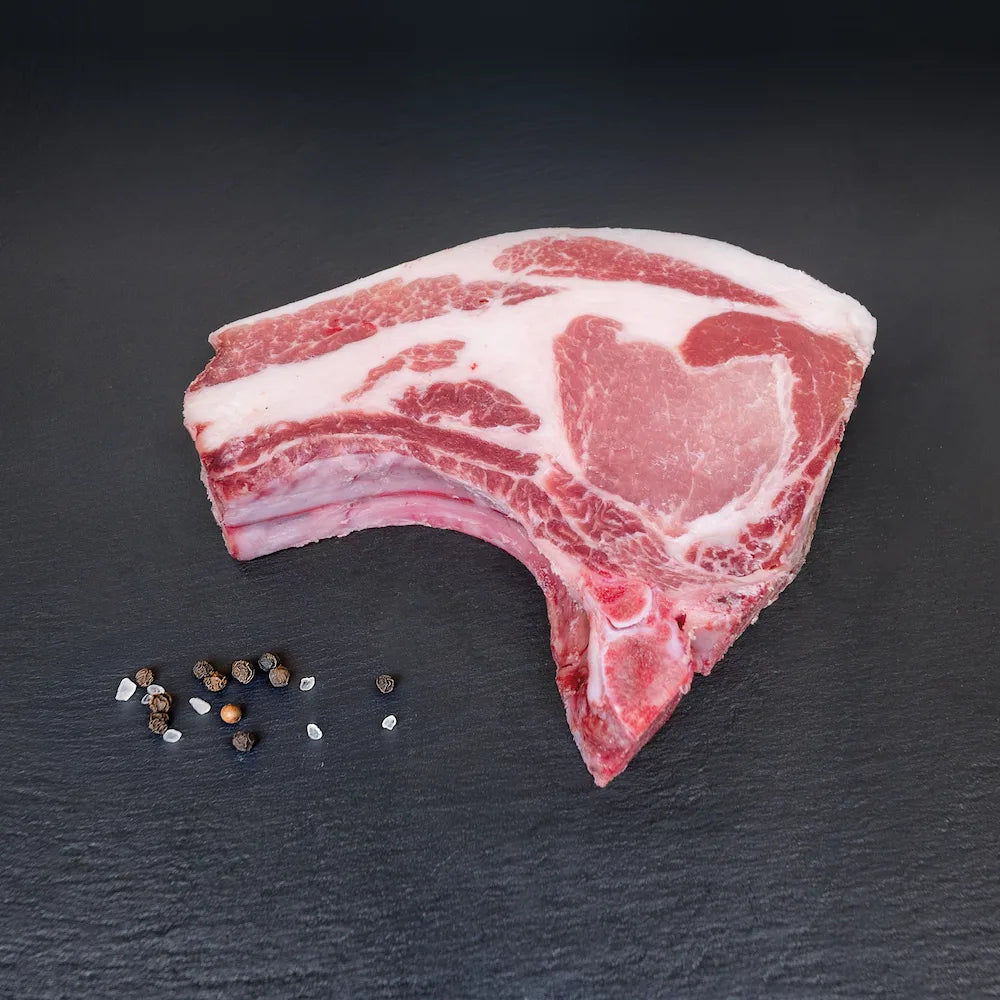 Dry Aged Kronenkotelett vom Burgstädter Cut by Leicoma