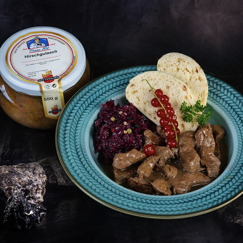 Hirschgulasch mit Waldpilzen im Glas