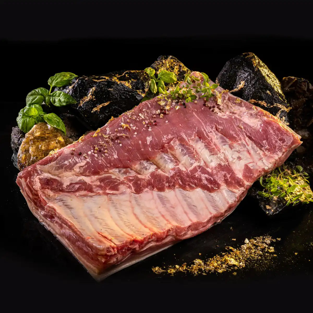 Ein Square Cut / Bauch auf dunklem Untergrund